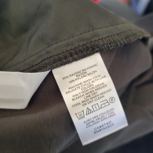 Loft Plus Button Up Cropped Pants - Picture 5 of 5